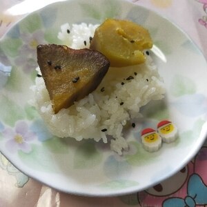 塩昆布で簡単！新米ならさつまいもご飯♪